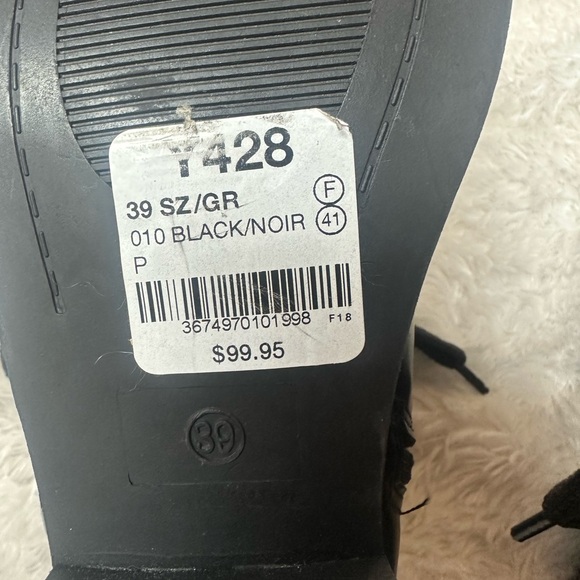 Le Chateau boots, brand new. - Picture 3 of 6